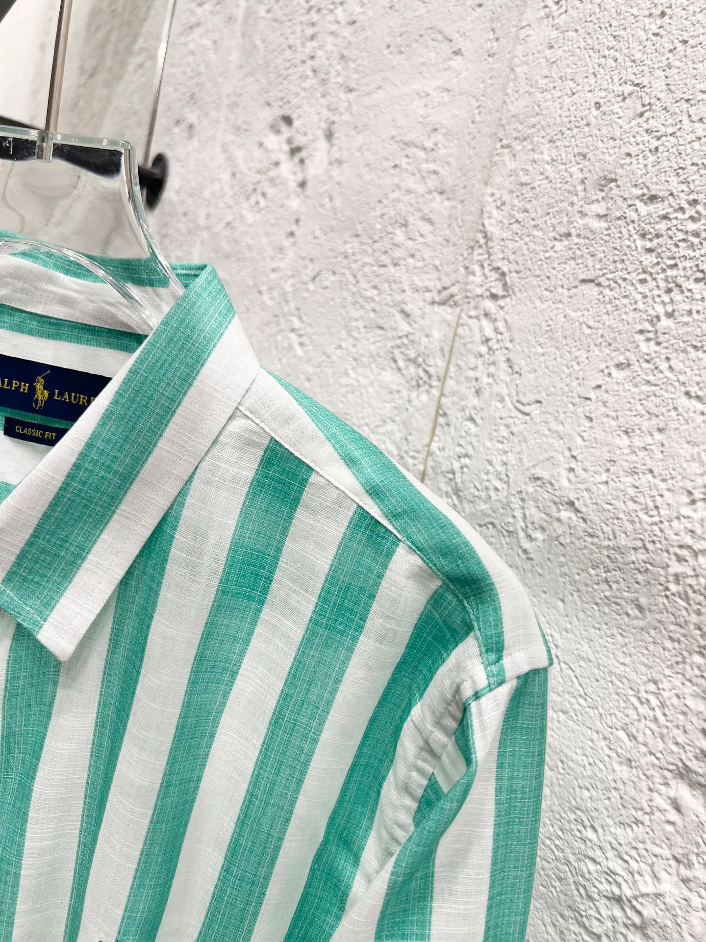 🅿️212 Style No.: T54 Ralph Lauren & Ralph Lauren large striped shirt made of slub cotton. Can be used as a sun protection shirt. Color: Green Size: M (110-125 pounds) L (125-140 pounds) XL (140-155 pounds) 2XL (155-170 pounds)